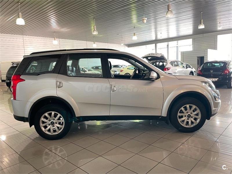 MAHINDRA XUV500 FWD 4X2 W8 7 plazas 5p.
