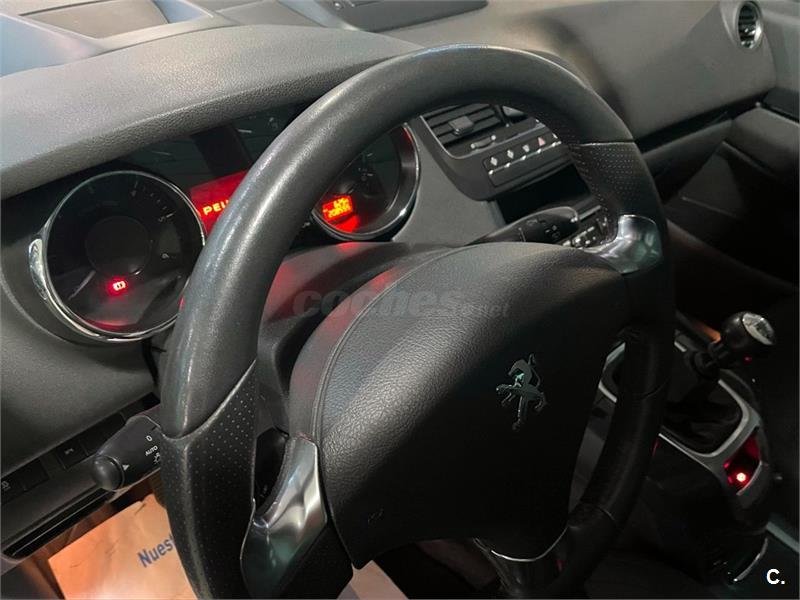 PEUGEOT 5008 Allure 2.0 HDI 150 FAP 5p.