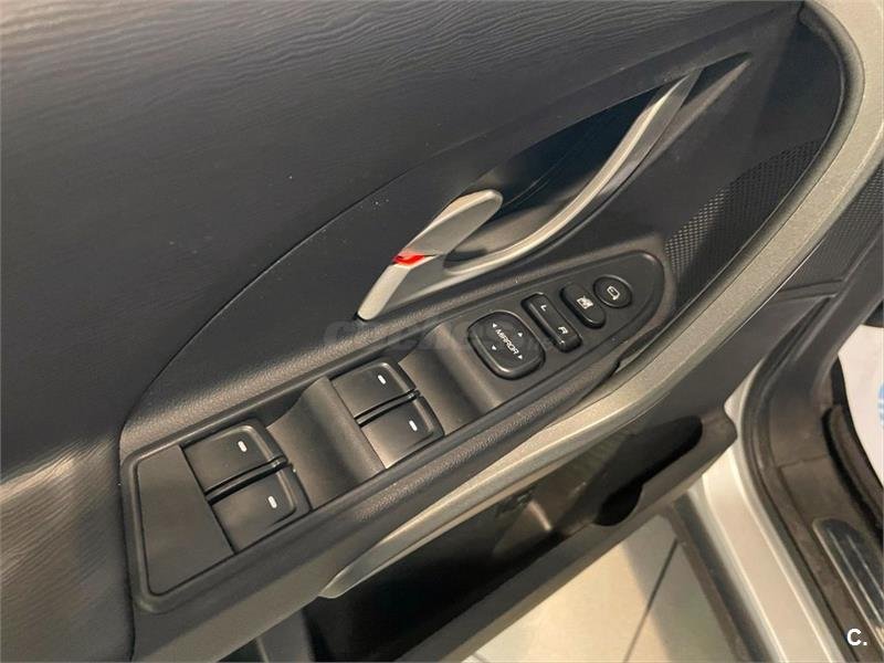 MAHINDRA XUV500 FWD 4X2 W8 7 plazas 5p.