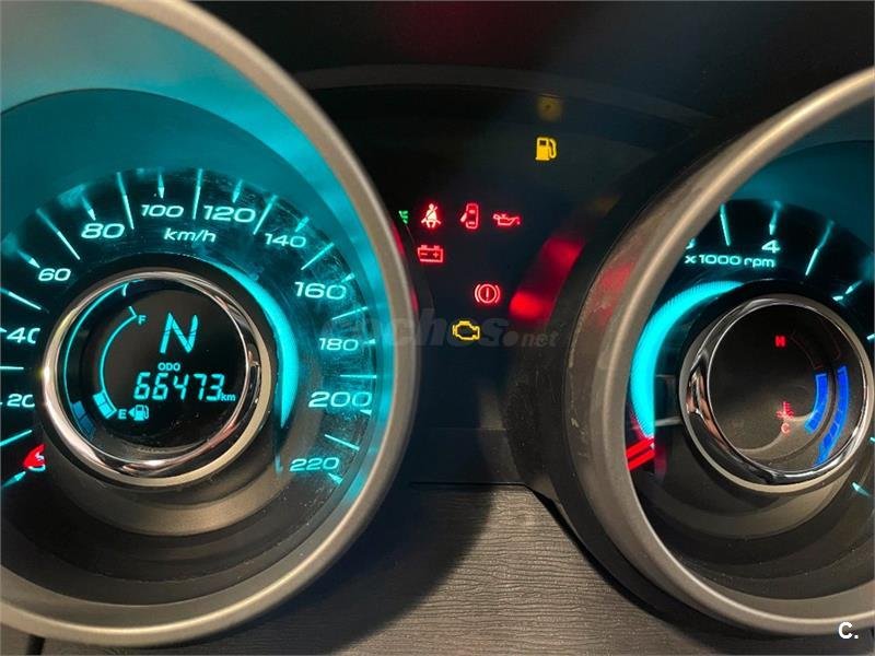 MAHINDRA XUV500 FWD 4X2 W8 7 plazas 5p.