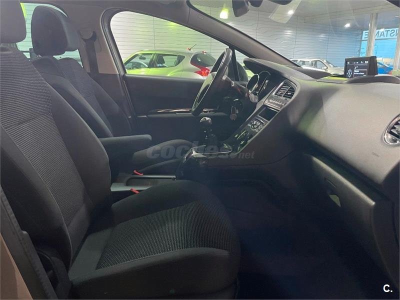 PEUGEOT 5008 Allure 2.0 HDI 150 FAP 5p.