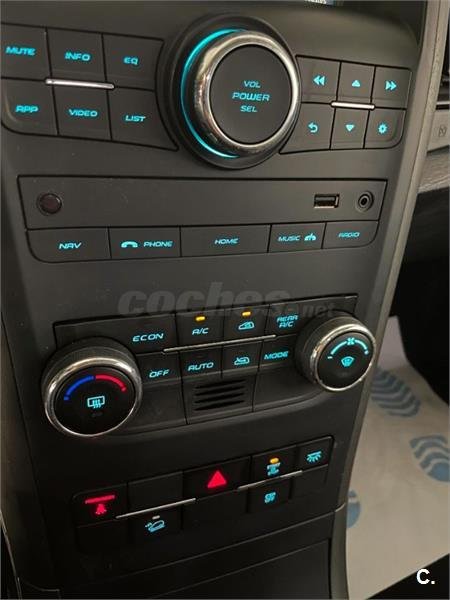 MAHINDRA XUV500 FWD 4X2 W8 7 plazas 5p.