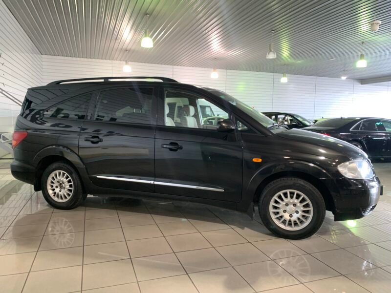 SSANGYONG RODIUS 2.7 XDI