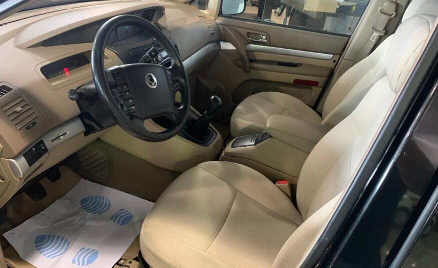 SSANGYONG RODIUS 2.7 XDI