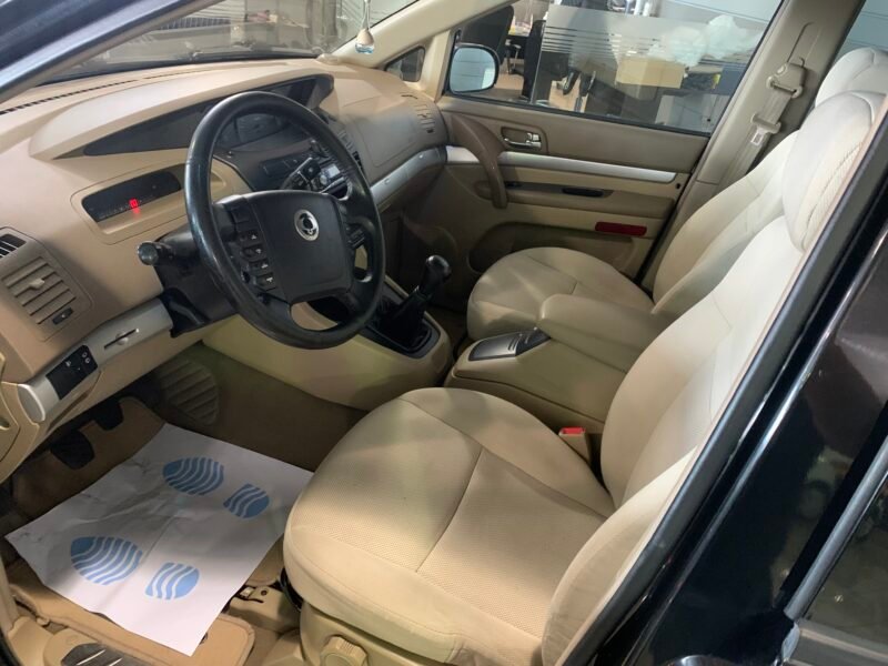 SSANGYONG RODIUS 2.7 XDI