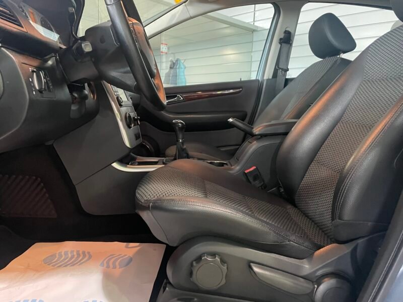 MERCEDES-BENZ CLASE B 200CDI