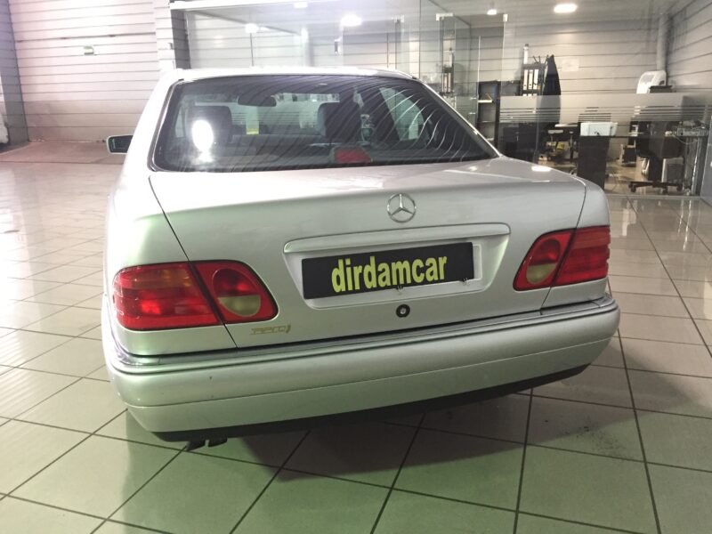 MERCEDES-BENZ E300TD 300TD