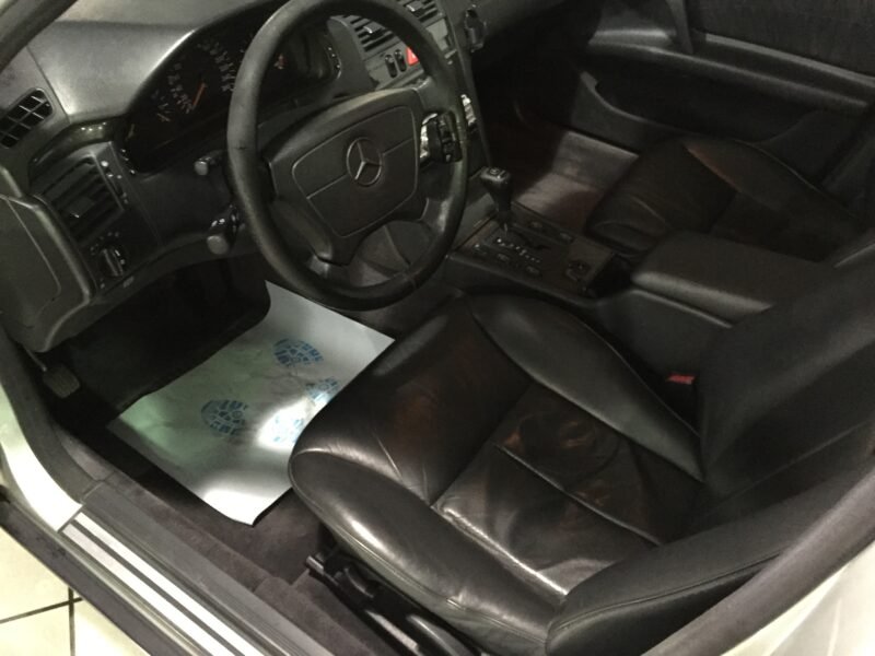 MERCEDES-BENZ E300TD 300TD