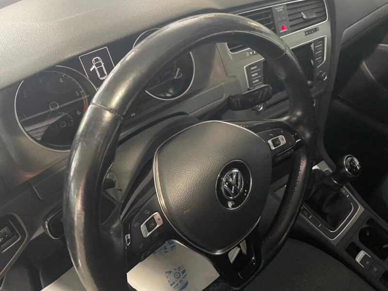 VOLKSWAGEN Golf 1.6 TDI 105cv DPF Sport 5p.