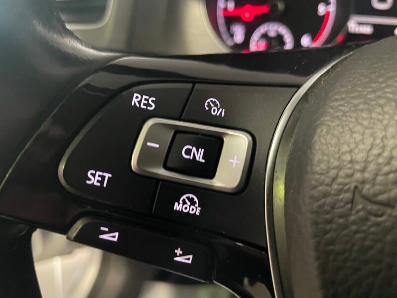 VOLKSWAGEN Golf 1.6 TDI 105cv DPF Sport 5p.