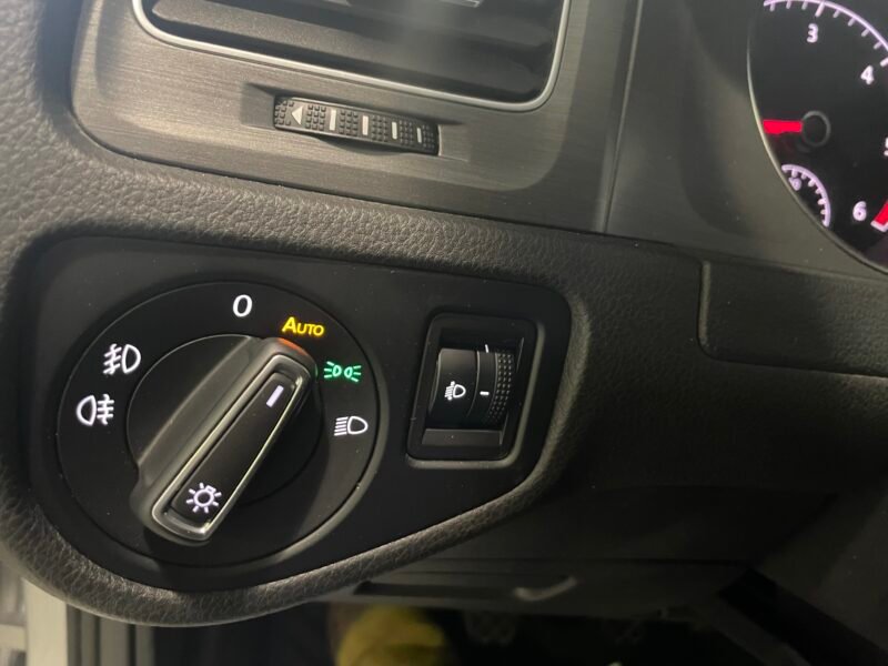 VOLKSWAGEN Golf 1.6 TDI 105cv DPF Sport 5p.