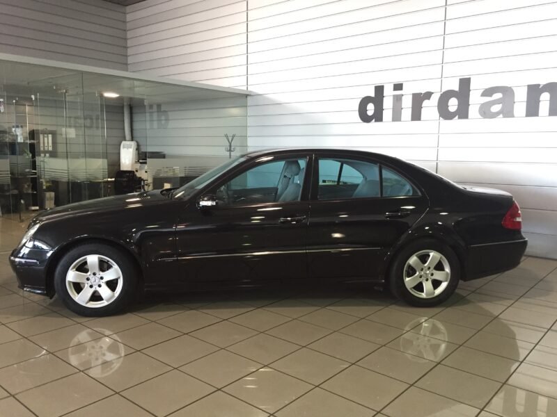 MERCEDES-BENZ clase e220cdi 220 cdi Auto. Avantgarde