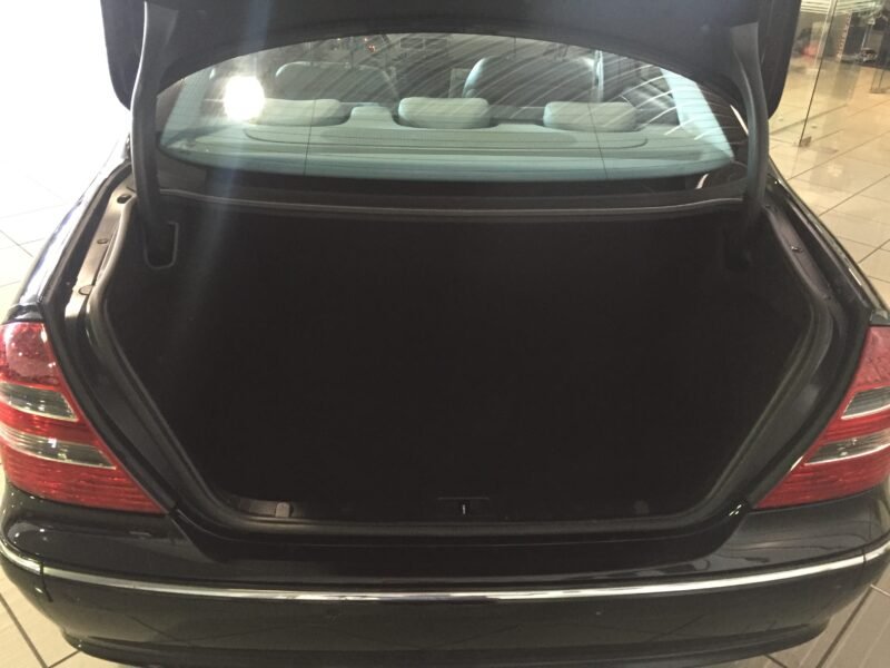 MERCEDES-BENZ clase e220cdi 220 cdi Auto. Avantgarde