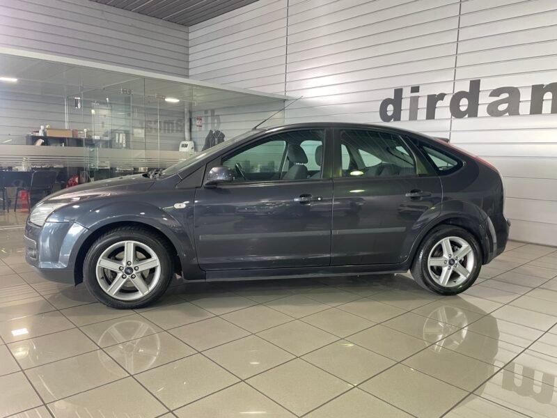 FORD Focus 1.6I TREND