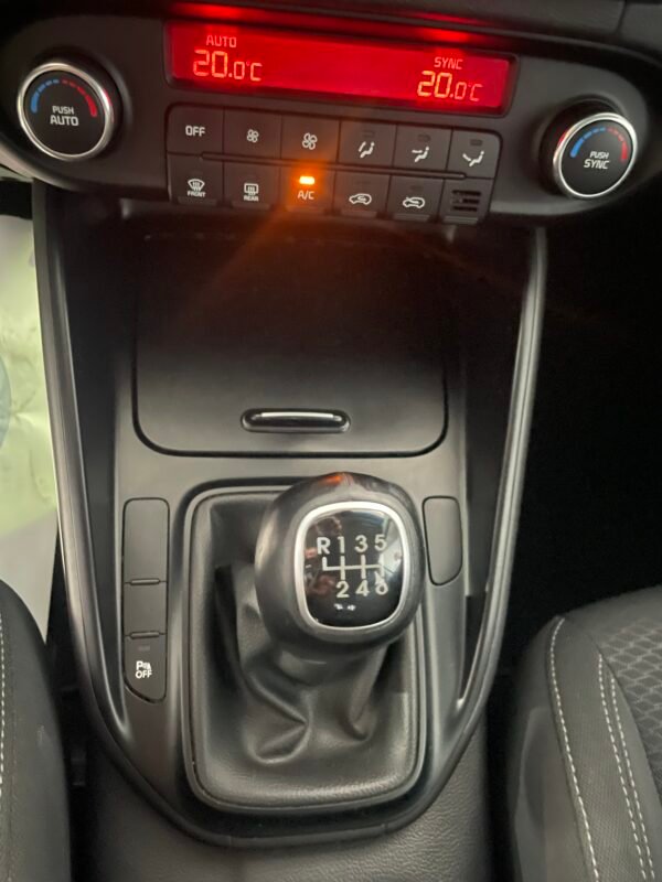 KIA CARENS 1.7 CDRI 115