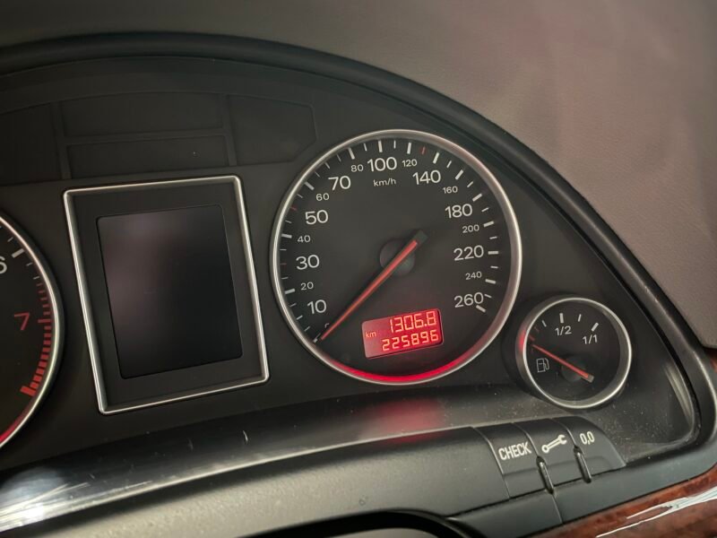 AUDI A4 1.8T QUATTRO