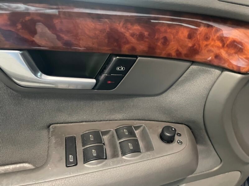 AUDI A4 1.8T QUATTRO