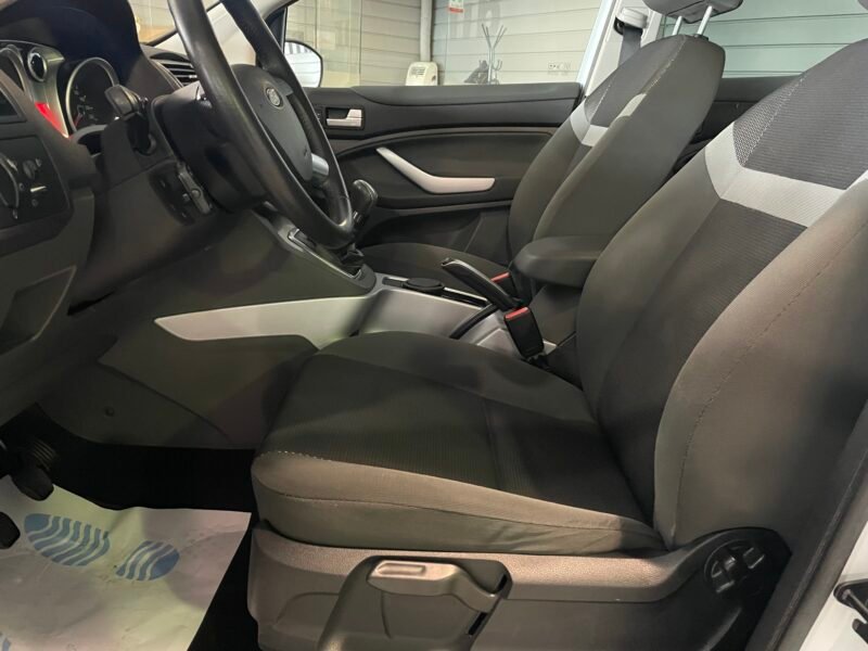 FORD Kuga 2.0 TDCI TITANIUM