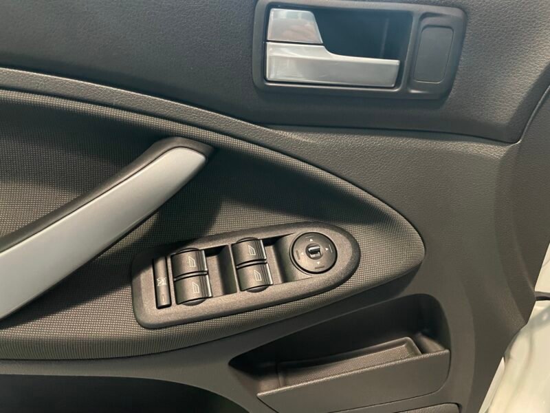 FORD Kuga 2.0 TDCI TITANIUM