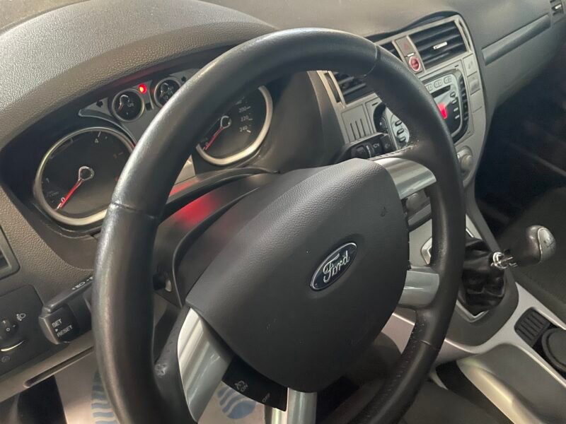 FORD Kuga 2.0 TDCI TITANIUM