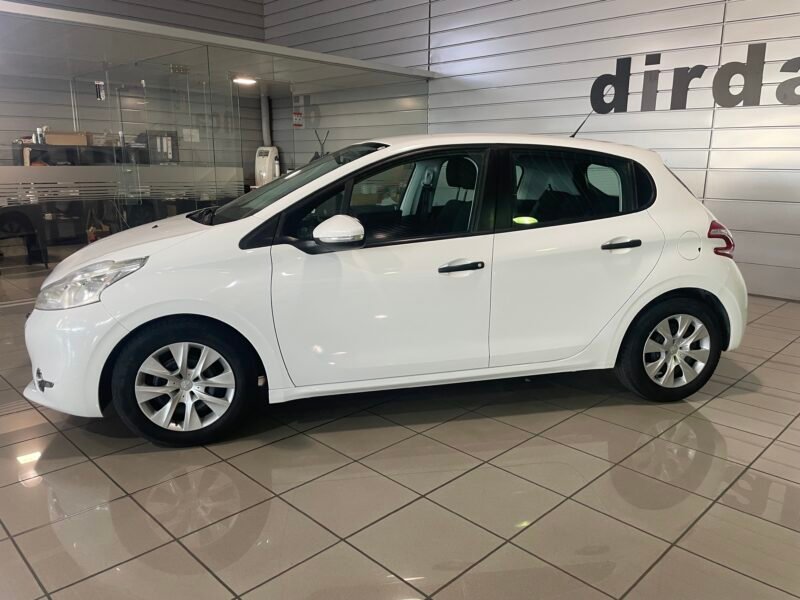 PEUGEOT 208 1.4 HDI