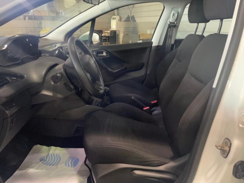 PEUGEOT 208 1.4 HDI