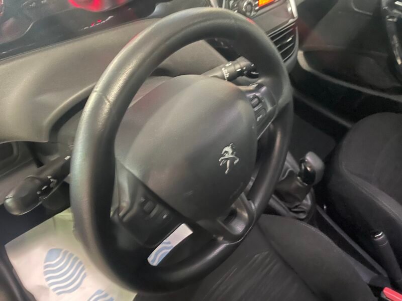PEUGEOT 208 1.4 HDI