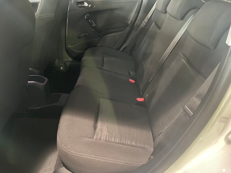 PEUGEOT 208 1.4 HDI