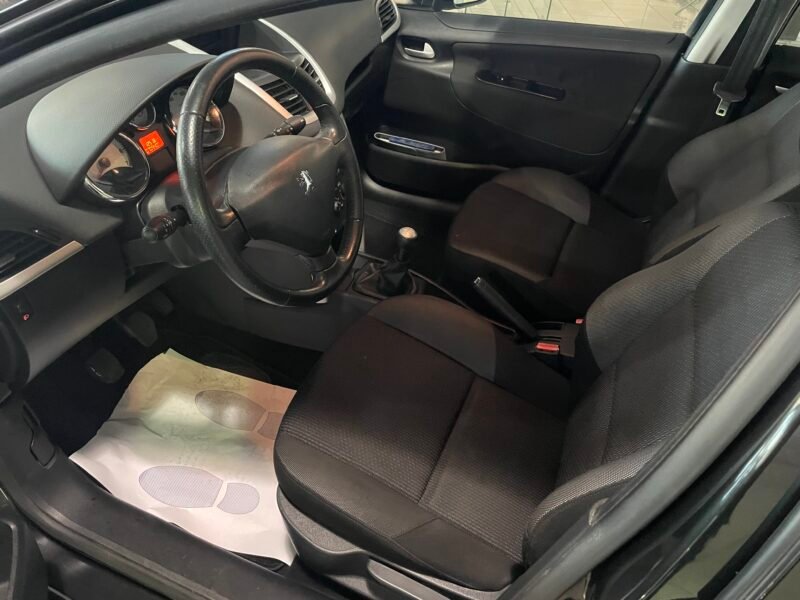 PEUGEOT 207 1.4 VTI