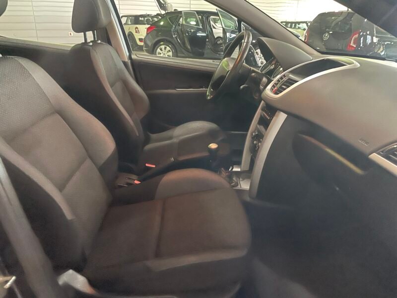 PEUGEOT 207 1.4 VTI
