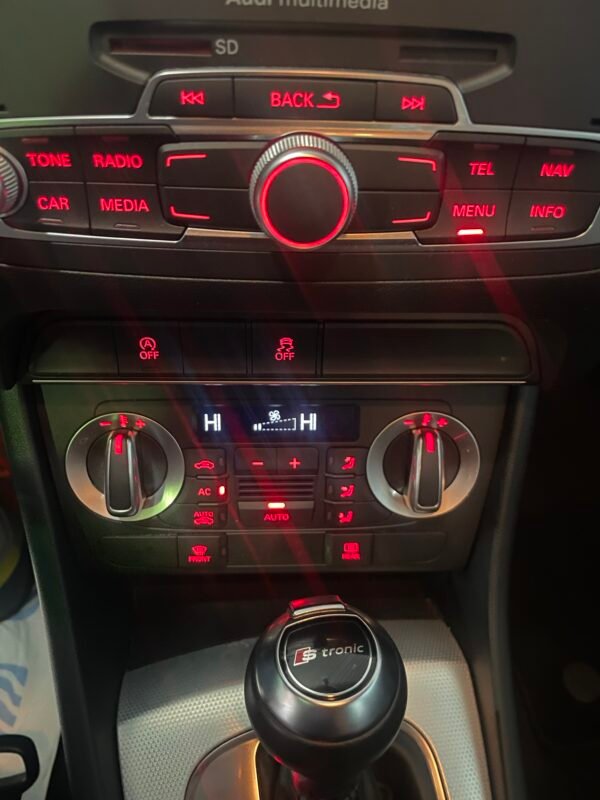 AUDI Q3 2.0 TDI STRONIC