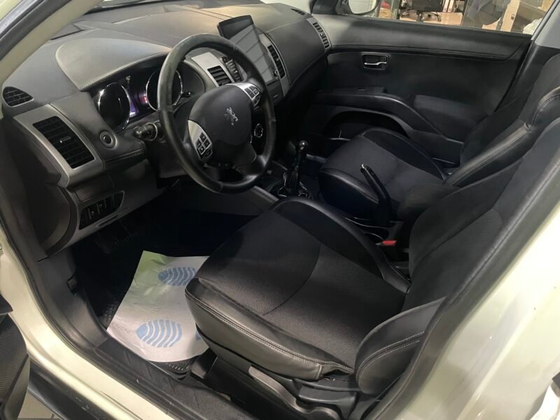 PEUGEOT 4007 2.2 HDI 7 PLAZAS