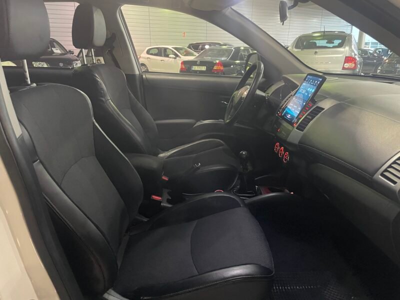 PEUGEOT 4007 2.2 HDI 7 PLAZAS