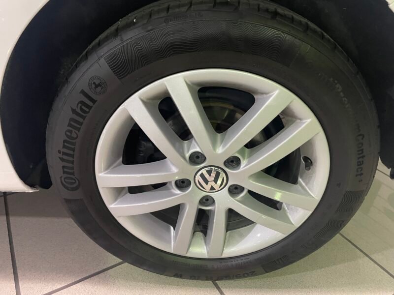 VOLKSWAGEN Golf 1.6 TDI DSG
