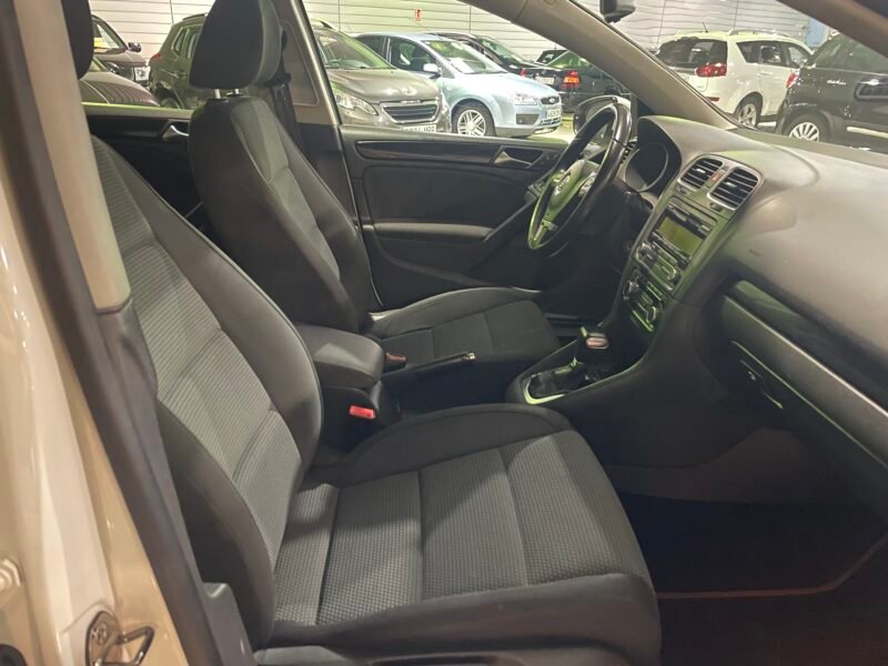 VOLKSWAGEN Golf 1.6 TDI DSG