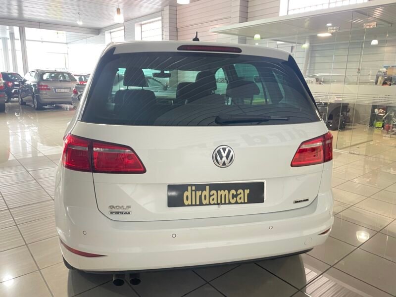 VOLKSWAGEN Golf SPORTSVAN