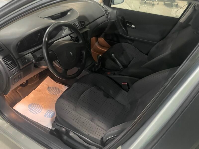 RENAULT LAGUNA 1.6 16V