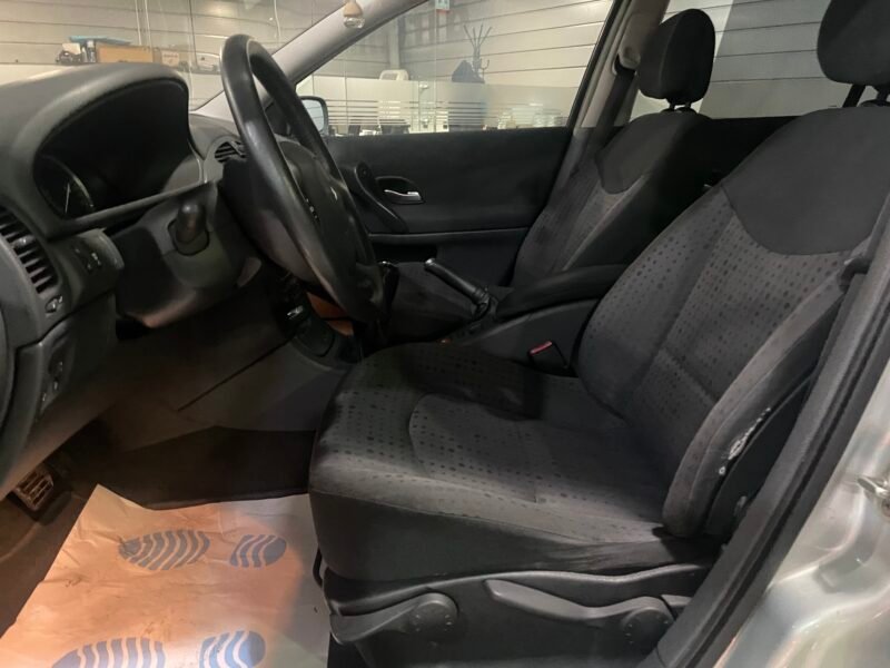 RENAULT LAGUNA 1.6 16V