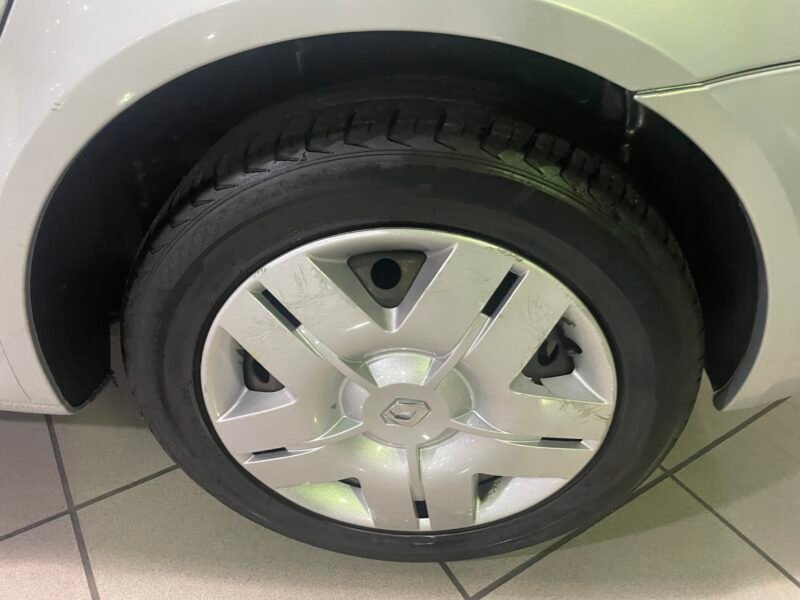 RENAULT LAGUNA 1.6 16V