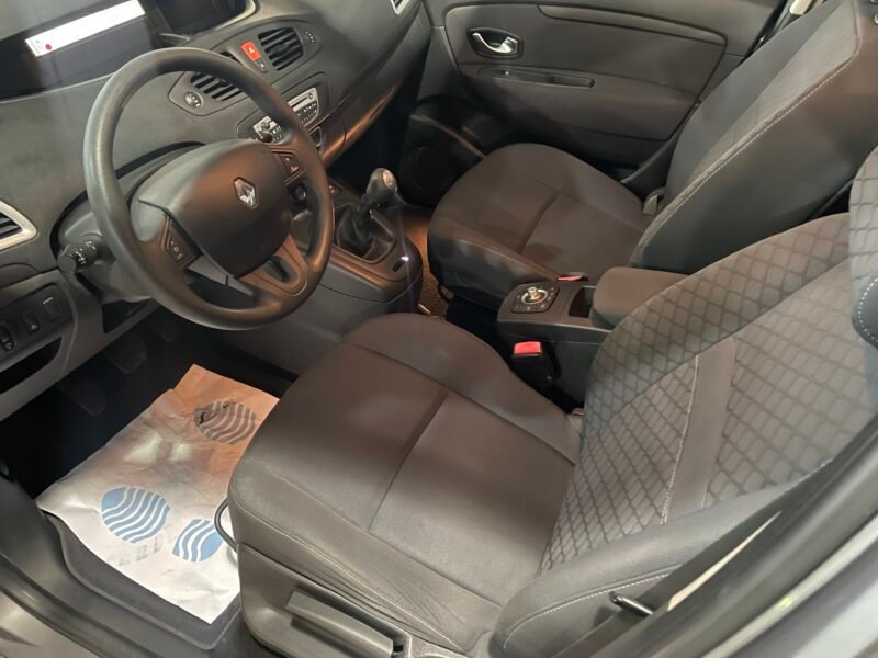 RENAULT SCENIC 1.5 DCI 105