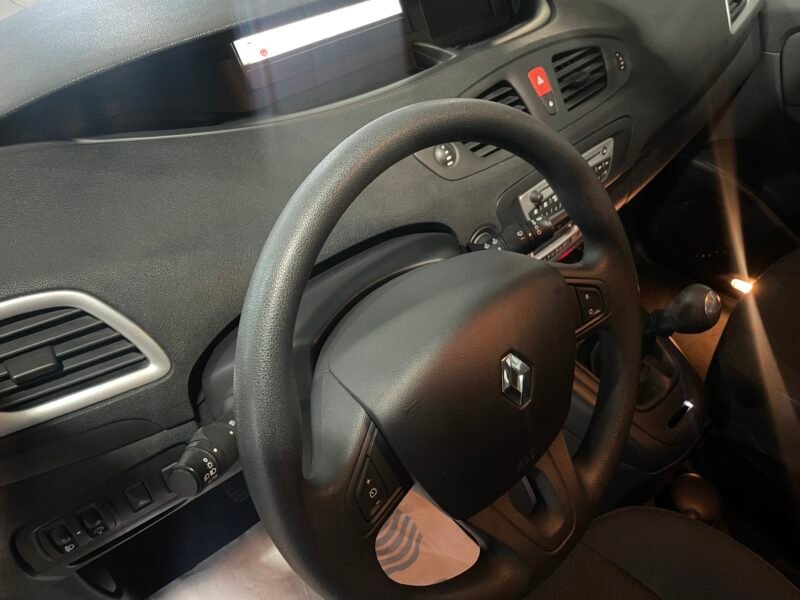 RENAULT SCENIC 1.5 DCI 105