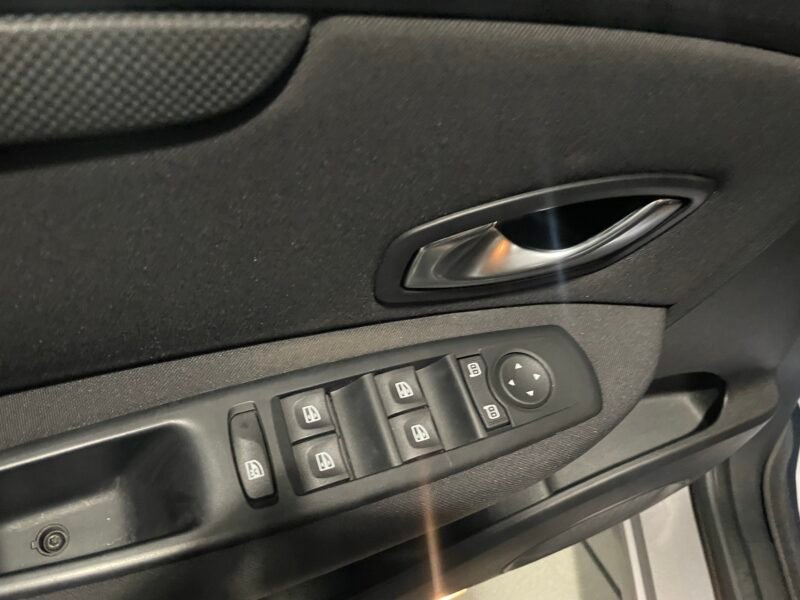 RENAULT SCENIC 1.5 DCI 105