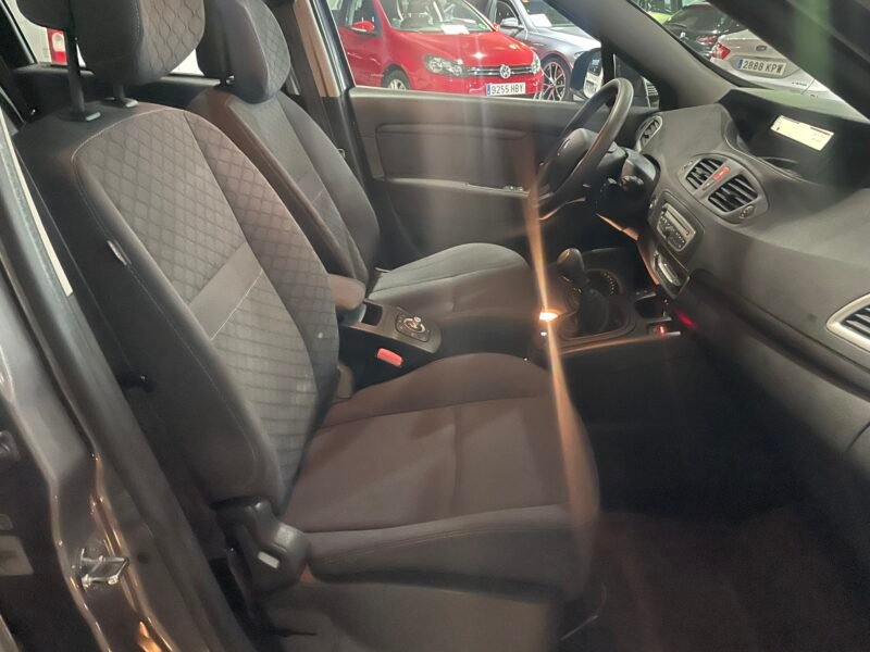 RENAULT SCENIC 1.5 DCI 105