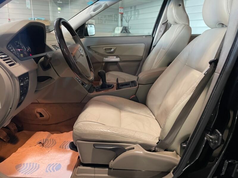 VOLVO XC90 2.4 D5