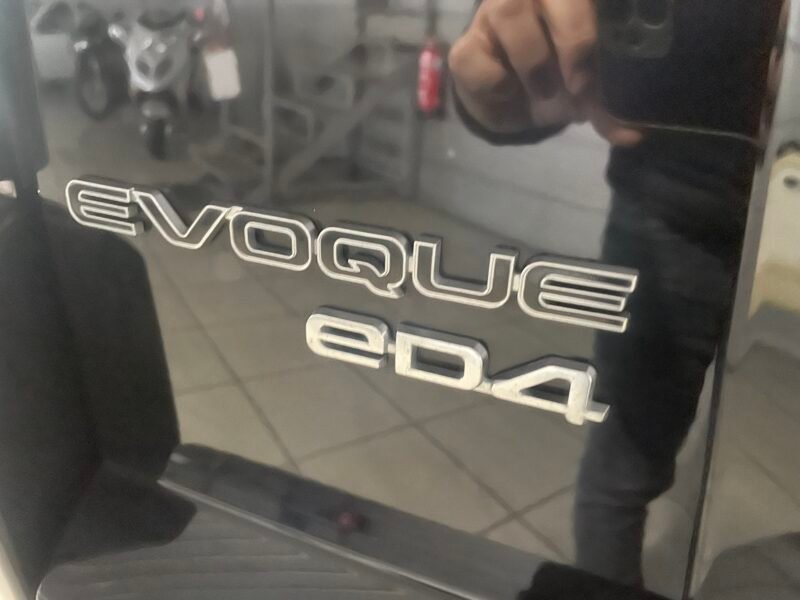 LAND-ROVER RANGE ROVER EVOQUE 2.2 eD4 150
