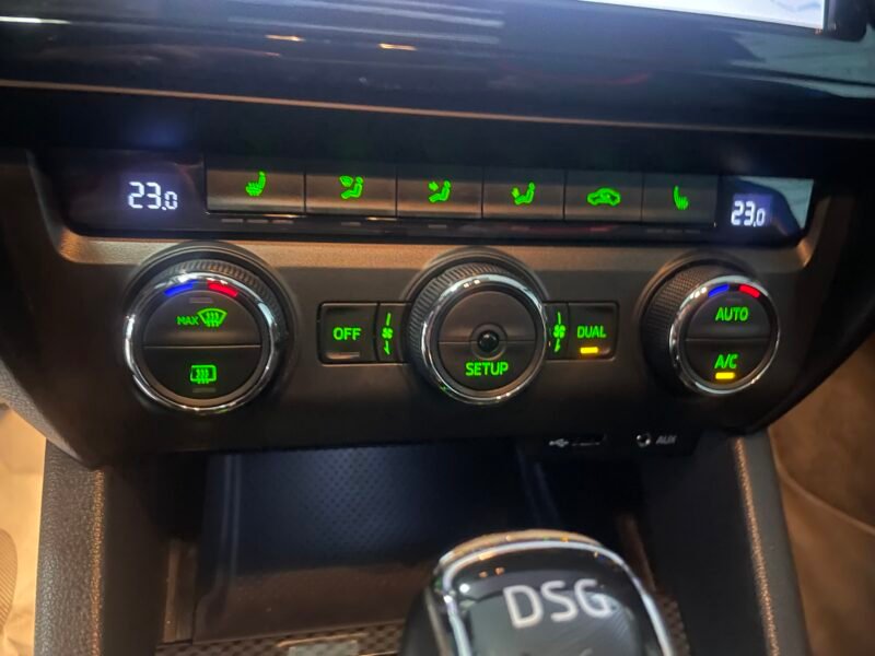 SKODA Octavia COMBI 2.0 TDI CR 184cv RS 5p.