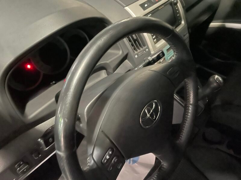 TOYOTA COROLLA VERSO 2.2 D4D 177 SPORT