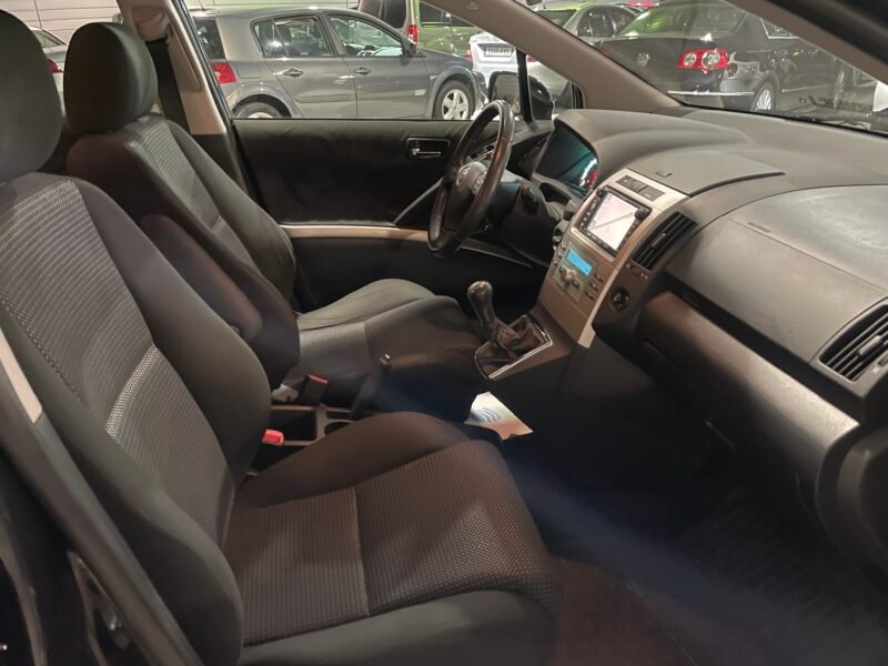 TOYOTA COROLLA VERSO 2.2 D4D 177 SPORT