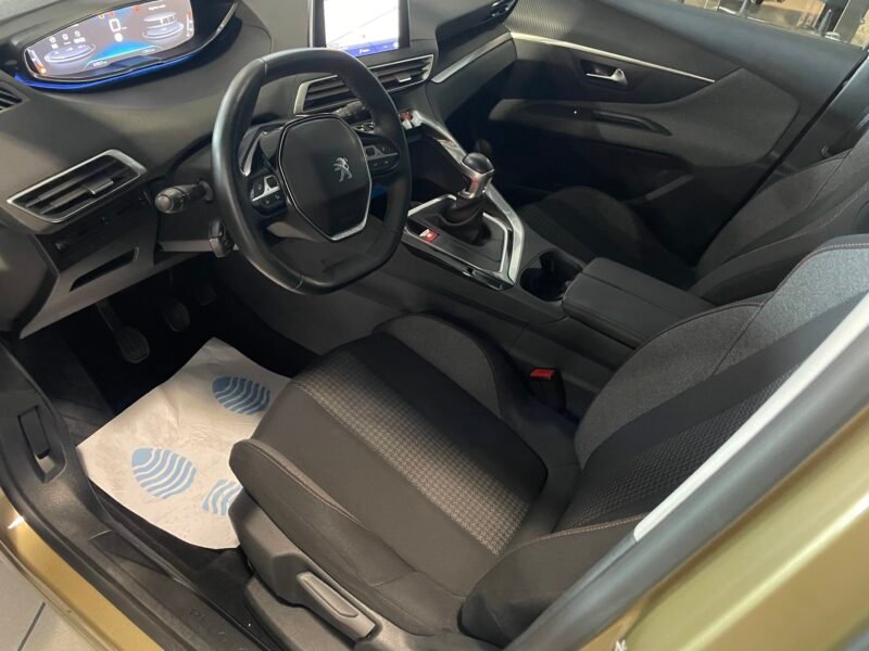 PEUGEOT 3008 1.5 HDI