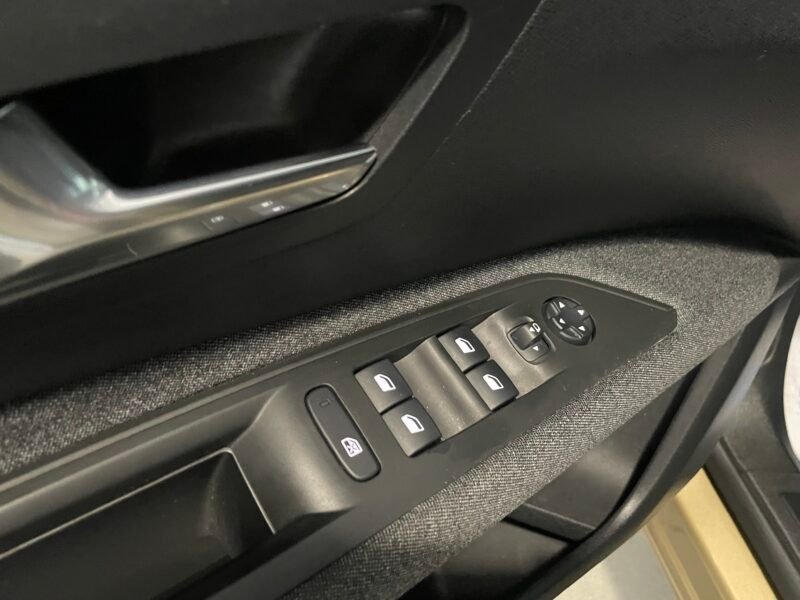 PEUGEOT 3008 1.5 HDI